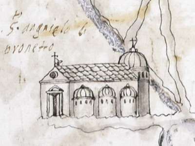 Poco fuori Montrone notiamo poi la chiesa di Sant�Angelo de Prunetto o Pernetto, rappresentata con tetto a falda, cappelle laterali e un�ampia abside posteriore